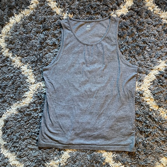 H&M Tank Top - Picture 2 of 3